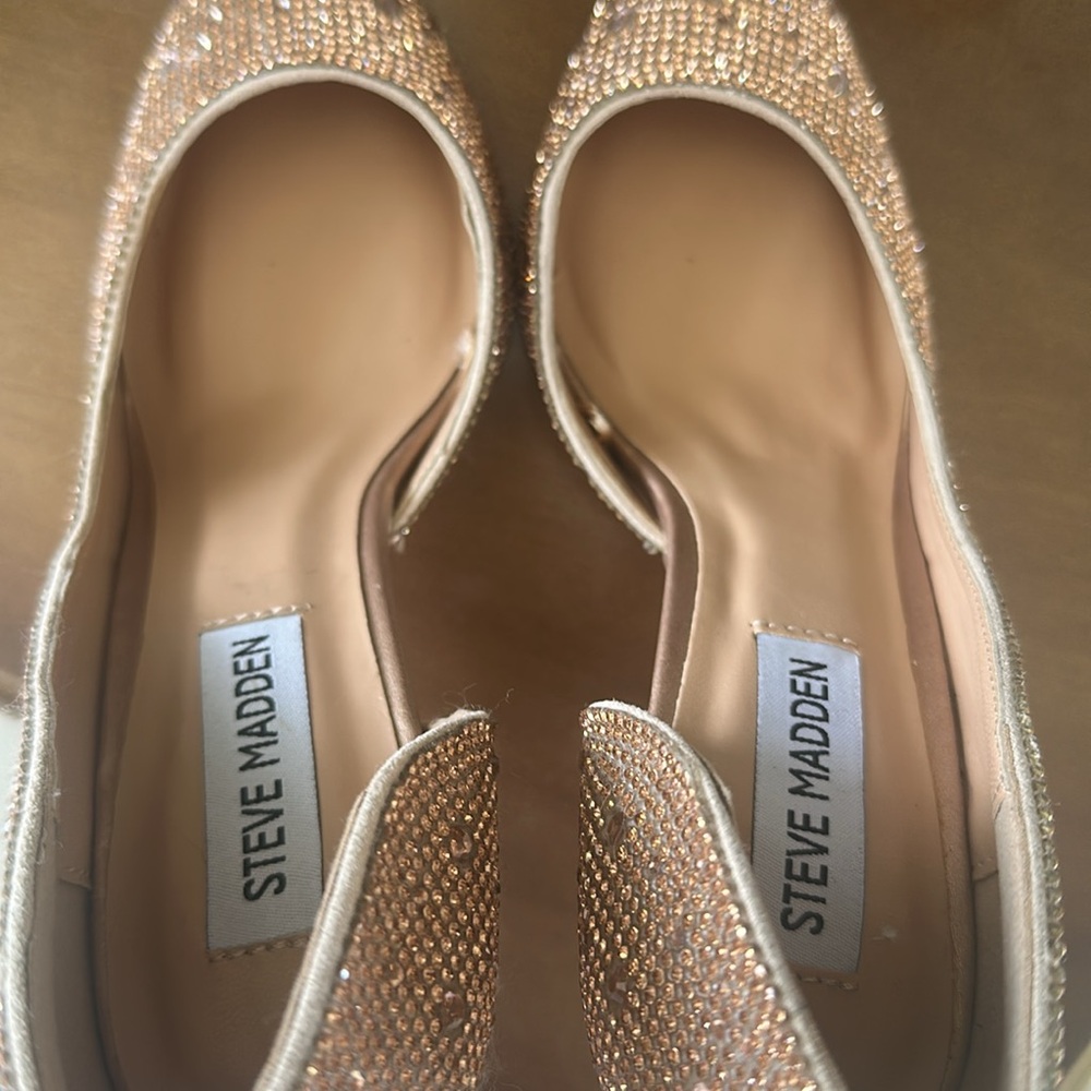 Steve Madden gorgeous Rose Gold in new condition.  4 inch high heels. - Picture 7 of 7